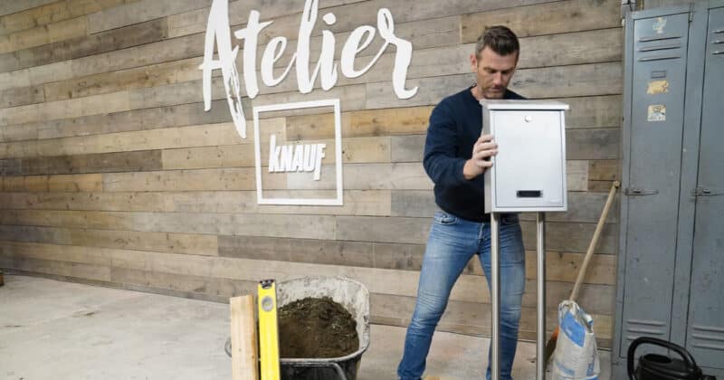 Atelier Knauf - Installer une boîte aux lettres sur pied : 5 étapes clés